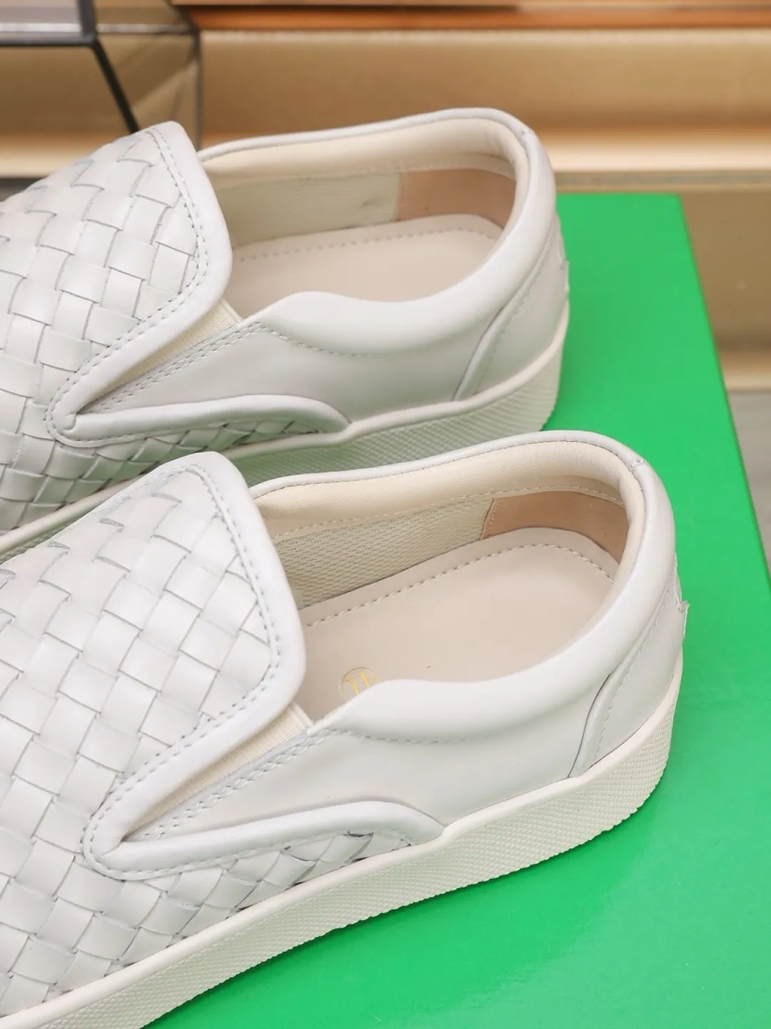 Men's men's shoes💰Men's shoes💰480💰🔥[BV] series of top purchasing agents🔍Imported first-layer cowhide woven surface, cowhide foot pads lining environmentally friendly ♻️Does not fade, 💪Sole: Rubber combination original factory special outsole ⚠Original and single goods 🔍🔍You can come in and out at will, welcome to compare ⚠Number of sizes: 38-44